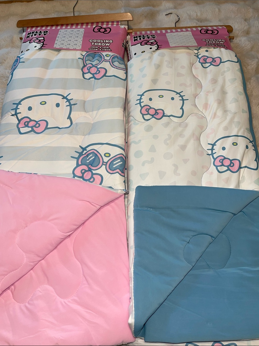 ❤️NEW!!!❤️Beautiful!Hello Kitty Cooling Throw Blanket 50”x70”.$49 or ask bundle. - Picture 2 of 8